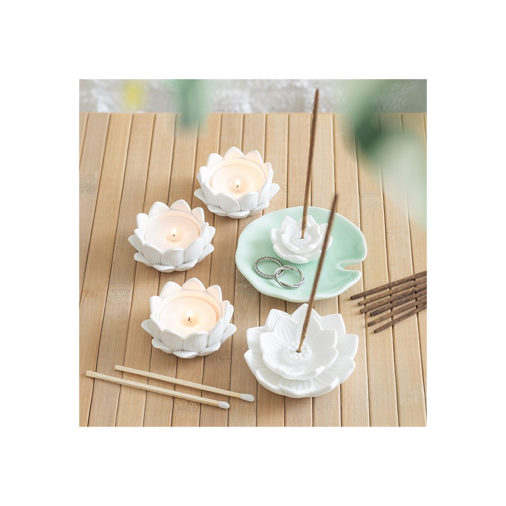 Set of 3 White Lotus Flower Tealight Holders